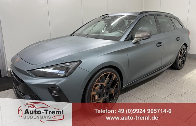 Cupra Leon - Sportstourer ST VZ Extreme 2.0 TSI DSG 4Drive 333 PS Enceladus Grau Matt AHK Pano Carbon Spiegelkappen