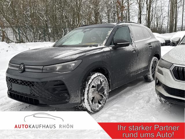 Volkswagen Tiguan - R-Line People PLUG-IN+PANO+AHK+HD MATRIX+NAVI+BLACK STYLE+20"LM+ACC