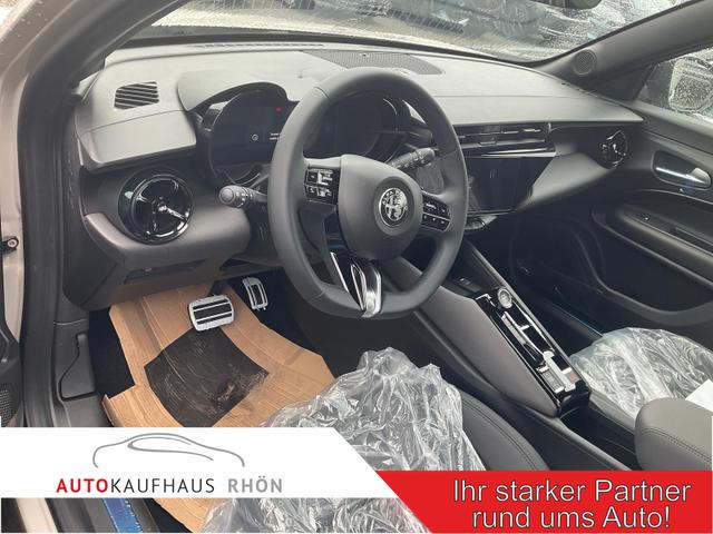 Alfa Romeo Junior - Ibrida 1.2 VGT 48V-Hybrid (100kW) Speciale Speciale, 18-Zoll, Kamera, el. Klappe, Sitzheizung