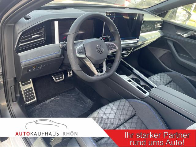 Volkswagen Passat Variant - 2.0 TDI 142 kW 4Motion R-Line DSG 4M R-LINE, Pano, AHK, IQ.Light, HUD, 19-Zoll, AreaView, Navi, Side