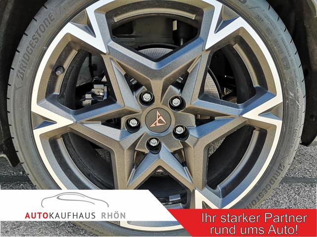 Cupra Leon Sportstourer - 2.0 TSI 245 kW 4Drive VZ Kombi ST 2.0TSI AHK Sound ACC