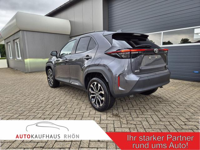 Toyota Yaris Cross - 1.5VVT-iE 130PS Automatik Teamplayer Klimaautomatik Sitzheizung Lenkradheizung PDC v+h Rückf.Kamera 17-LM abged.Scheiben 2xKeyless DAB+ Bluetooth Touchscreen Apple CarPlay Android Auto