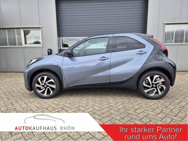 Toyota Aygo X - 1.0 VVT-i 72PS Teamplayer Sitzheizung AbstandsTempomat Multifunktionslenkrad Klima Radio Bluetooth Touchscreen Apple CarPlay + Android Auto 17-LM