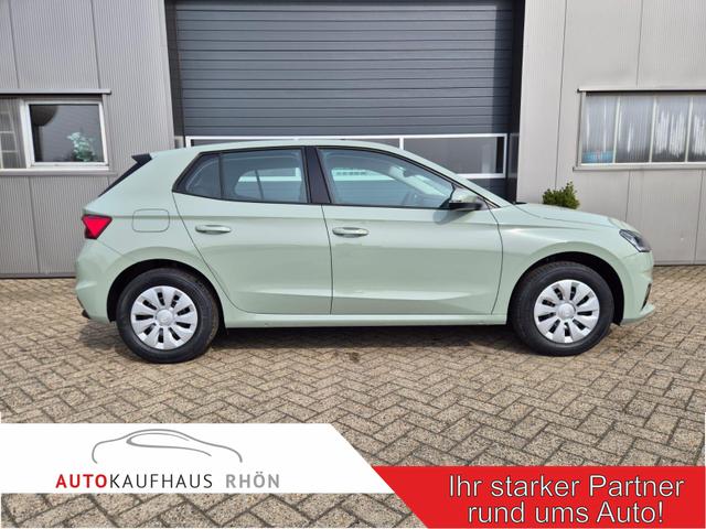Skoda Fabia - 1.0 TSI 95PS Selection 5-t&uuml;rig R&uuml;ckf.Kamera Parksensoren Sitzheizung Multifunktionslenkrad Klima Skoda-Radio Bluetooth Touchscreen Tempomat Nebelsch. Apple CarPlay + Android Auto