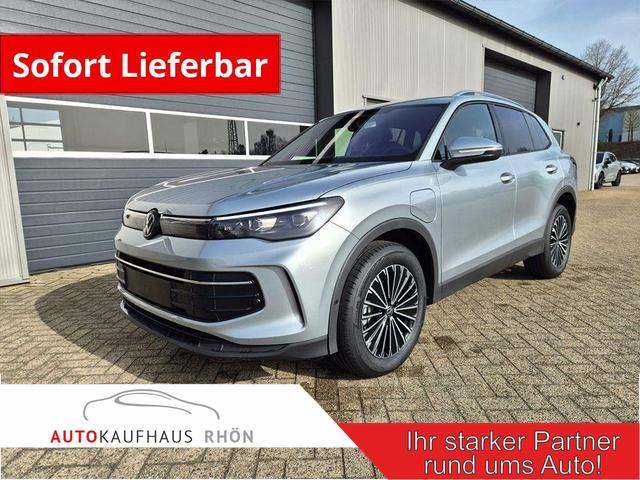 Volkswagen Tiguan - Life 1,5 l eHybrid OPF 204PS DSG Design Paket "Dark" LED-Plus-Scheinw. elektr. Heckklappe Sitzheizung v+h Lenkradheizung R&uuml;ckf.Kamera Klimaautomatik VW-Radio Bluetooth wireless Apple CarPlay + Android Auto PDC ACC 2xKeyless Digital Cockpit