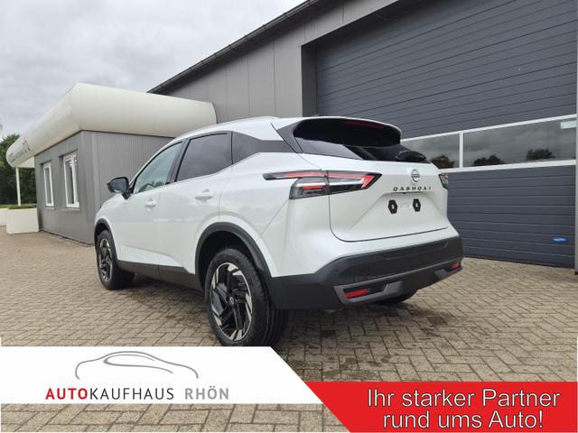 Nissan Qashqai - 1.3 DIG-T MHEV 158 PS X-Tronic N-Connecta Teil-Leder PanoGlasdach Klimaautomatik Sitzheizung Lenkradheizung Navi ACC PDC v+h 360&deg;Kamera DAB Bluetooth Touchscreen Apple CarPlay Android Auto 18"LM