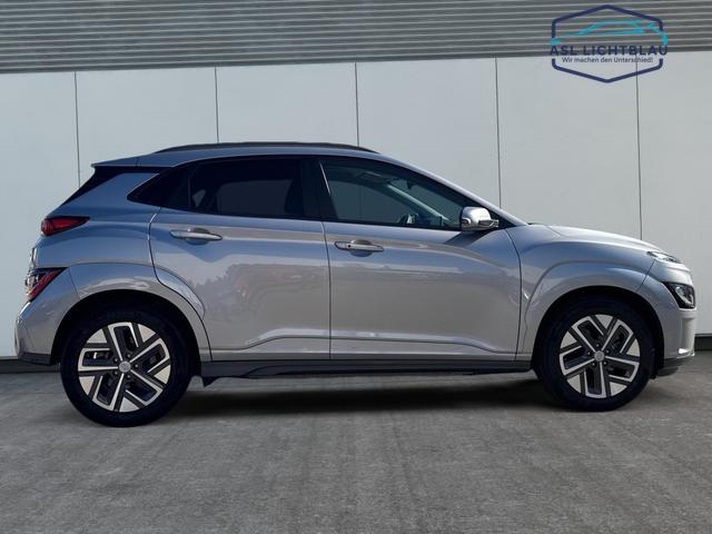 Hyundai / KONA / Silber / / / KONA Elektro (100kW) TREND 11kW OBC & Assistenzpaket