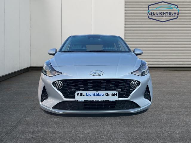 Hyundai / i10 / Silber / / / 