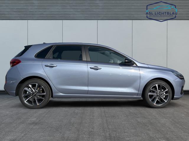 Hyundai / i30 / Blau / / / 