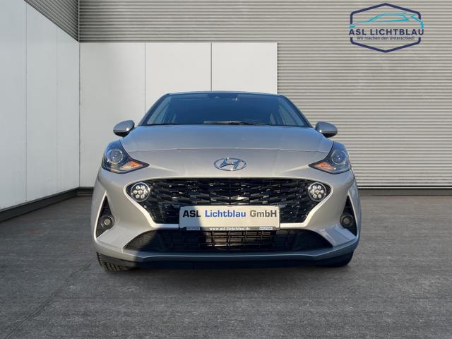 Hyundai / i10 / Silber / / / 