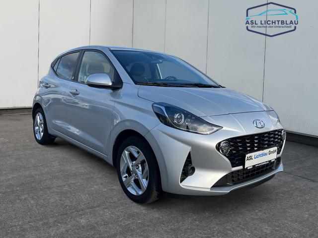 Hyundai / i10 / Silber / / / 