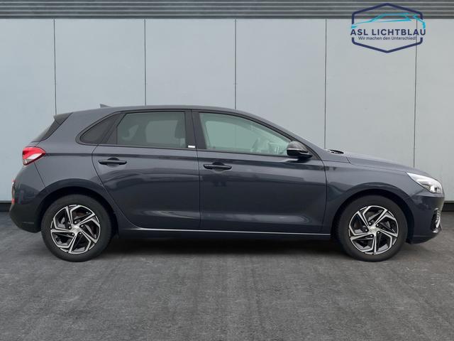 Hyundai / i30 / Grau / / / 