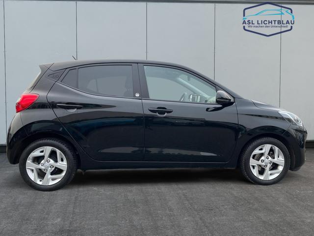 Hyundai / i10 / Schwarz / / / 