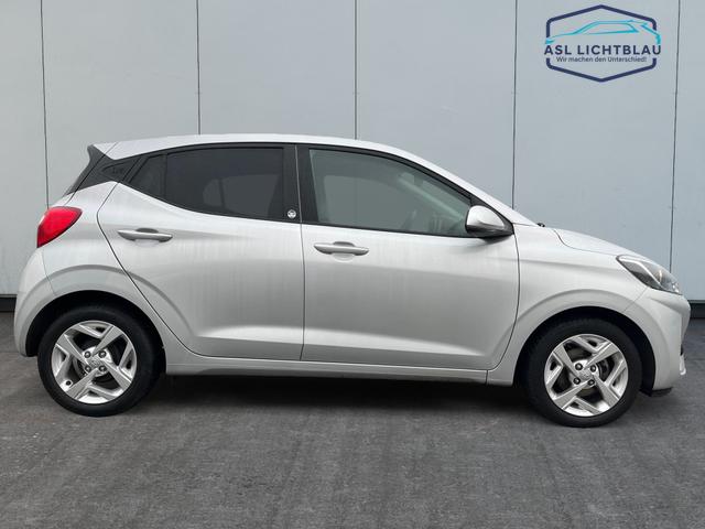 Hyundai / i10 / Silber / / / 