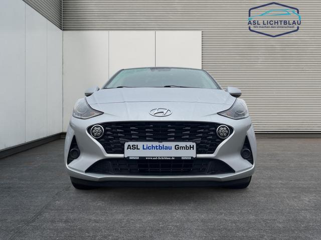 Hyundai / i10 / Silber / / / 