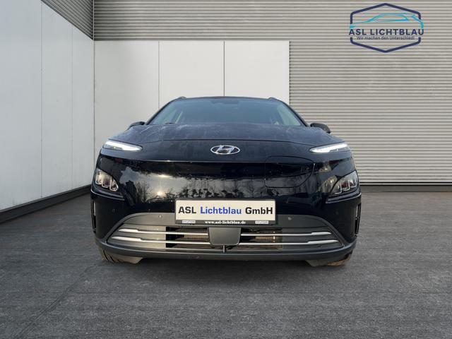 Hyundai / KONA / Schwarz / / / 