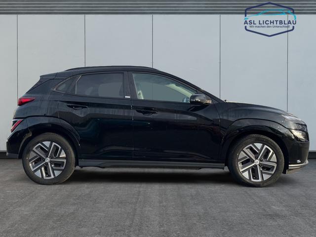 Hyundai / KONA / Schwarz / / / 