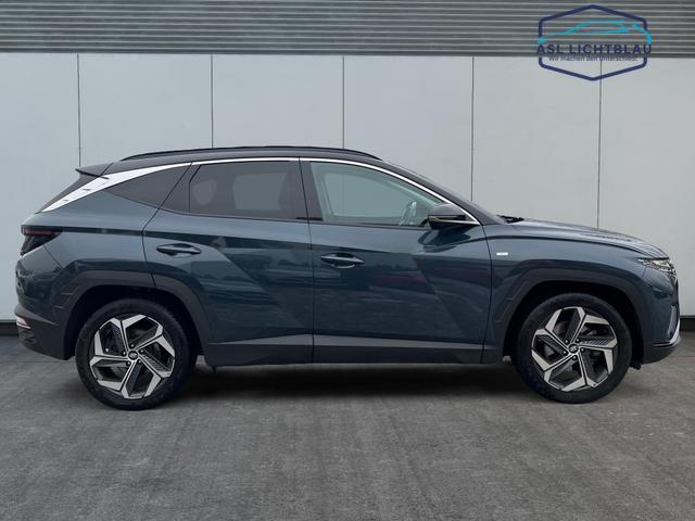 Hyundai / TUCSON / Schwarz / / / 