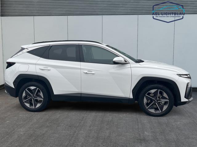 Hyundai / TUCSON / Wei&szlig; / / / 