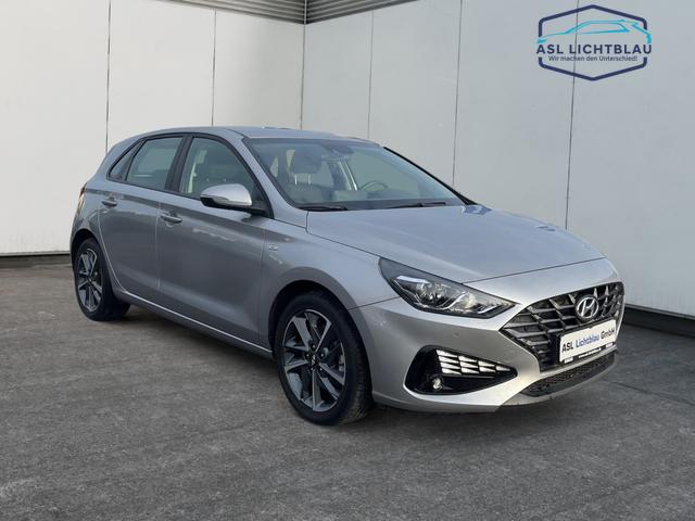 Hyundai / i30 / Silber / / / 