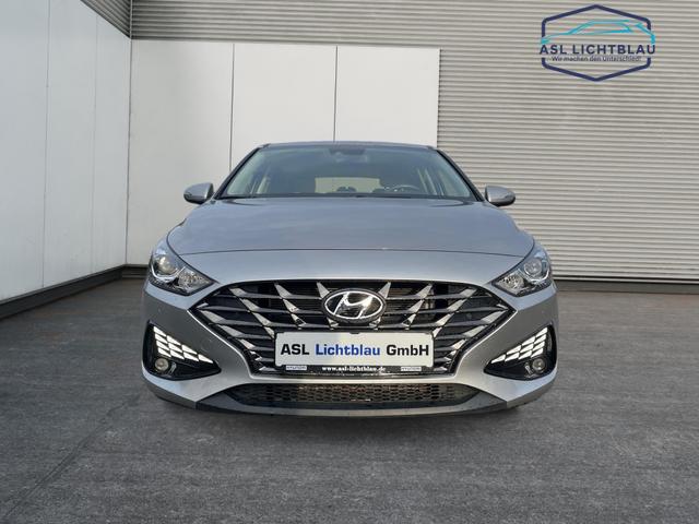 Hyundai / i30 / Silber / / / 