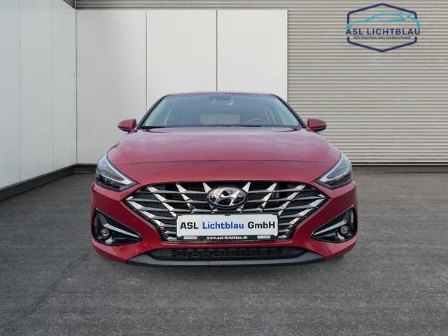 Hyundai / i30 / Rot / / / 