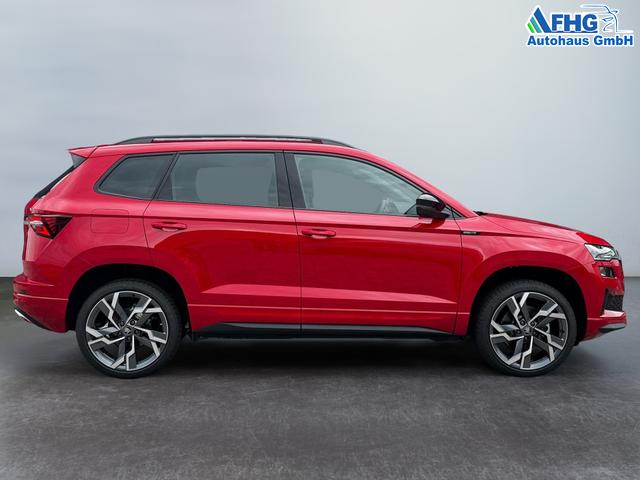 Neue Skoda Karoq Sportline top Austastung 