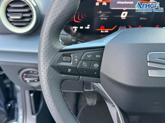 Seat Arona Style 1,0 TSI MO26 2ZoKlima ACC Kamera Sitzheizung Einparkhilfe Apple Car Play 5J Garantie 