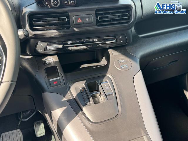 Toyota Proace City Verso 1,5 D-4D Family Automatik L2 7 Sitzer 2ZoKlima Einparkhilfe Apple Kamera 17 Zoll AluTempomat DAB 10 Display 