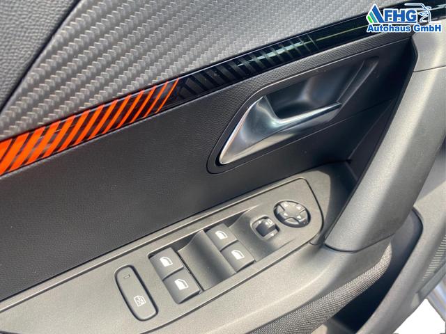 Peugeot 2008 1,2 130 EAT8 Active Pack SHZ Klima Kamera 