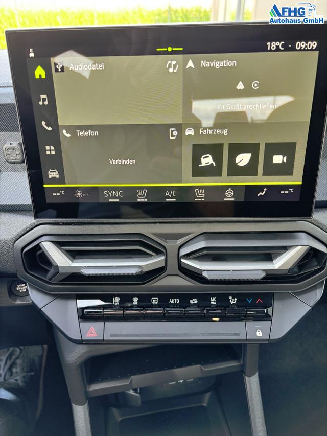 Dacia Bigster Expression 1.2 mild-hybrid 140, 17" Alufelgen, 2-Zonen-Klimaautomatik, Radio 10", Parksensoren hinten, Rückfahrkamera, Tempomat, Lederlenkrad, Dachreling 
