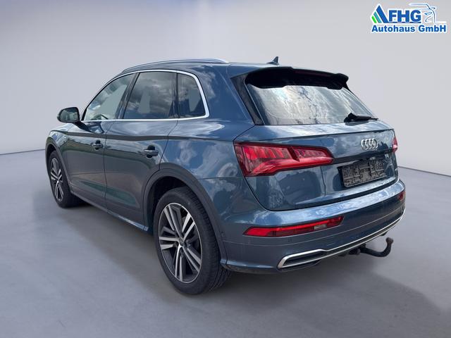 Audi / Q5 / Blau / / / Q5 3.0 TDI sport quattro