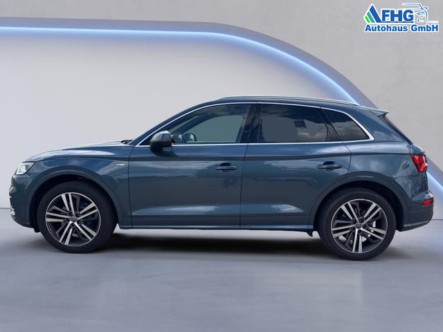 Audi / Q5 / Blau / / / Q5 3.0 TDI sport quattro