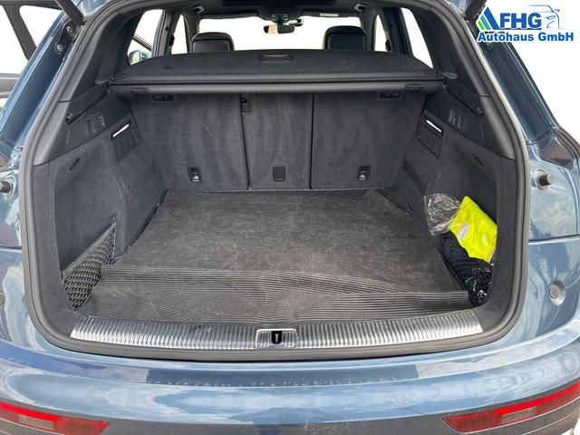 Audi / Q5 / Blau / / / Q5 3.0 TDI sport quattro