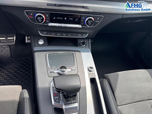 Audi / Q5 / Blau / / / Q5 3.0 TDI sport quattro