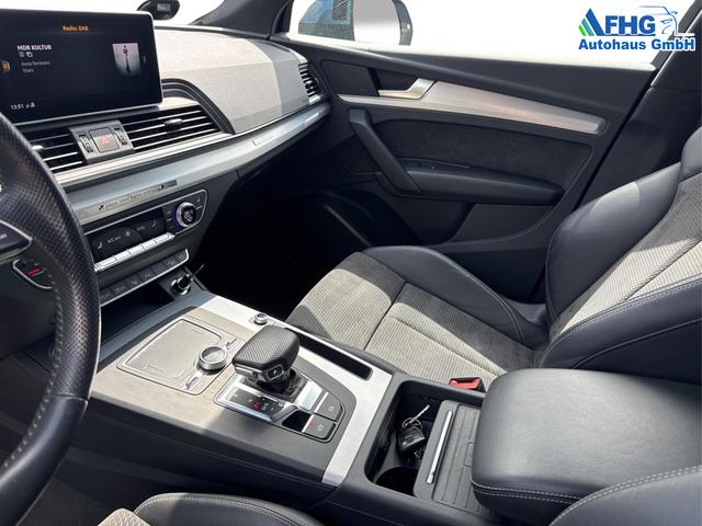 Audi / Q5 / Blau / / / Q5 3.0 TDI sport quattro