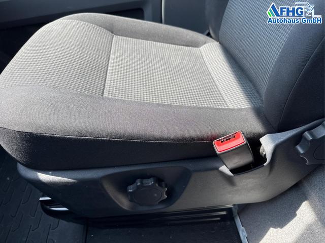 Volkswagen / Transporter 6.1 Kastenwagen / Weiß / / / T6.1 2.0 TDI Kasten L1H1
