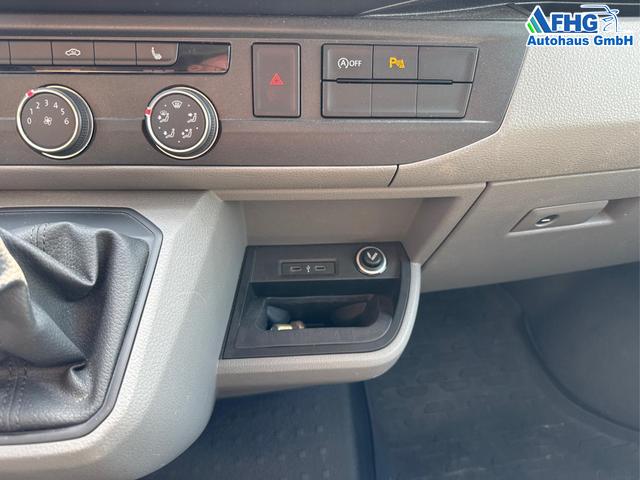 Volkswagen / Transporter 6.1 Kastenwagen / Weiß / / / T6.1 2.0 TDI Kasten L1H1