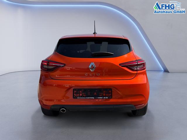 Renault / Clio / Orange / / / Clio V 1.0 TCe 90 Zen Ganzjahresbereifung