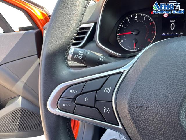 Renault / Clio / Orange / / / Clio V 1.0 TCe 90 Zen Ganzjahresbereifung