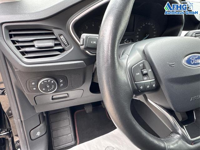 Ford / Focus / Schwarz / / / Focus 1.0 EcoBoost Cool&Connect S/S