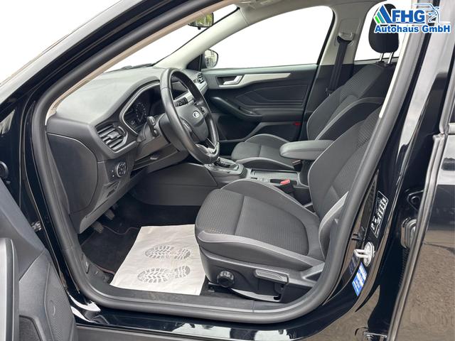 Ford / Focus / Schwarz / / / Focus 1.0 EcoBoost Cool&Connect S/S