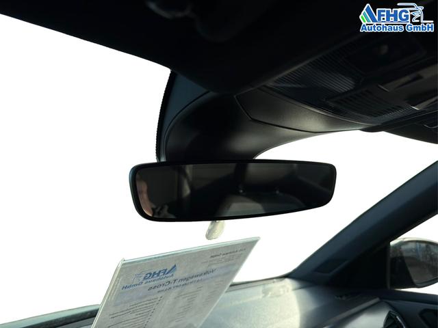 Volkswagen / T-Cross / Schwarz / / / T-Cross 1.0 TSI Life OPF R-Line