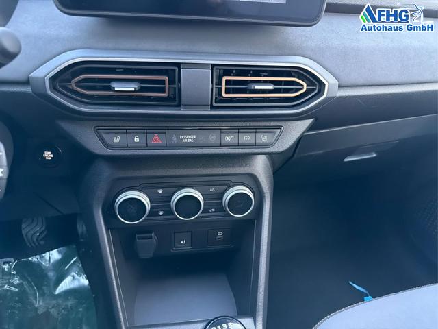 Dacia / Sandero / Grau / / / Sandero III 1.0 TCe 110 Stepway Extreme