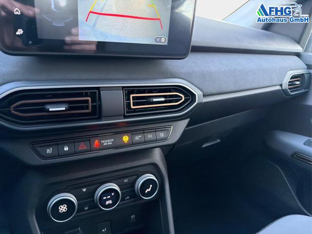 Dacia / Sandero / Grau / / / Sandero III 1.0 TCe 110 Stepway Extreme