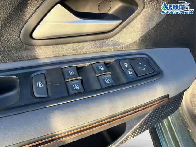 Dacia / Sandero / Grau / / / Sandero III 1.0 TCe 110 Stepway Extreme