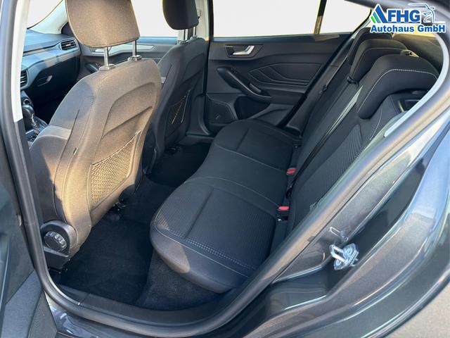 Ford / Focus / Grau / / / Focus 1.0 EcoBoost Mild-Hybrid Cool&Connect S/S (E