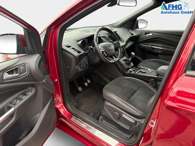 Ford / Kuga / Rot / / / Kuga 1.5 EcoBoost ST-Line 4x2 Start/Stopp OPF