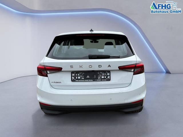 Skoda / Fabia / Wei&szlig; / / / Fabia 1.0 MPI Selection