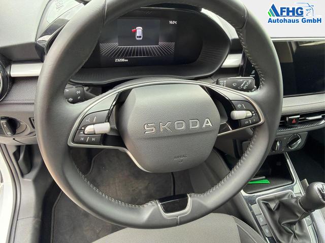 Skoda / Fabia / Wei&szlig; / / / Fabia 1.0 MPI Selection
